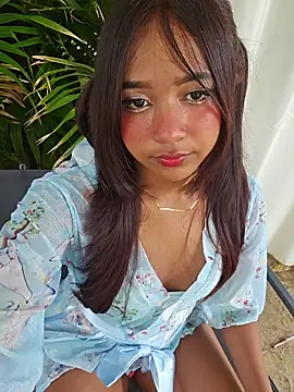 Snapshot of Pretty_karol chatting on May 30, 12:22 pm Pretty karol online show from May 30, 12:22 pm