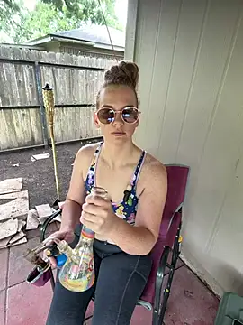 RoxyRedXO12 online show from April 22, 6:04 pm