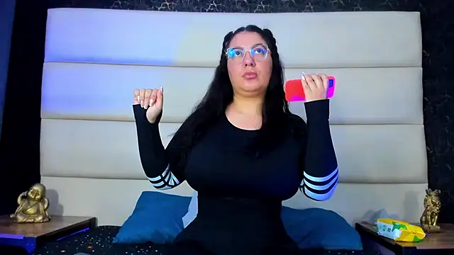 alice morris77 online show from April 18, 12:57 am