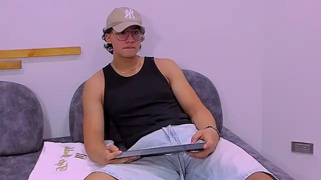 axxel body online show from April 1, 8:17 pm