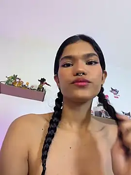 Emycarver09  online show from May 3, 1:15 pm