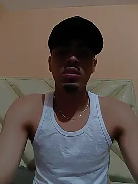 LucaColmal online show from April 3, 11:22 pm