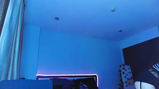 H3xD0ll online show from April 3, 11:22 pm