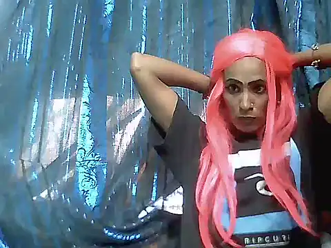 Snapshot of Alanadelray21 chatting on May 19, 7:04 am Alanadelray21 online show from May 19, 7:04 am