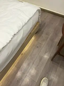 yingzi003 online show from March 31, 4:20 pm