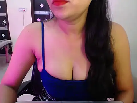 Snapshot of Riya_saini06 chatting on May 15, 5:38 am Riya saini06 online show from May 15, 5:38 am