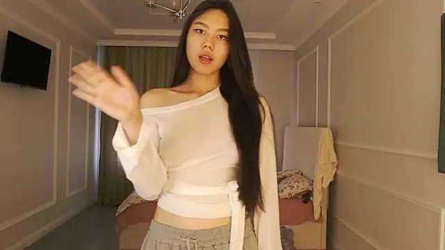 SecretTiny online show from July 1, 2:45 am