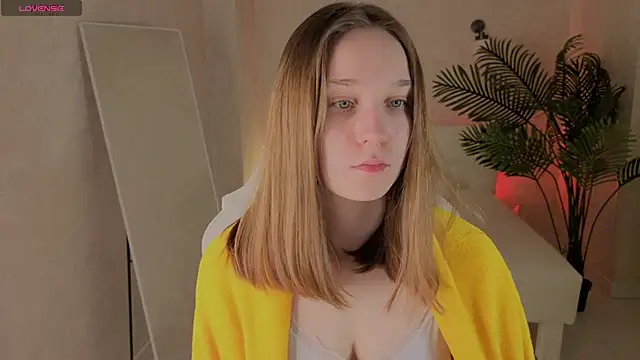SweetieBlush online show from April 3, 1:01 am