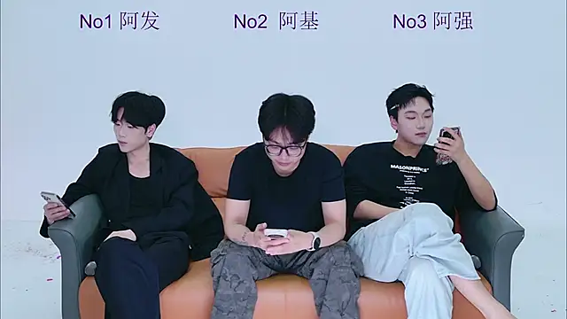 Dkcolo online show from April 18, 10:28 am