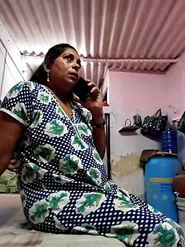 Snapshot of Kuwari_dulhan1 chatting on April 8, 3:57 pm Kuwari dulhan1 online show from April 8, 3:57 pm
