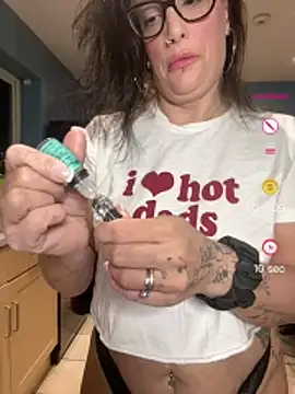 IvyBelleMilf online show from May 12, 9:10 pm