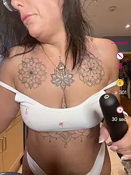 IvyBelleMilf online show from June 18, 3:49 am