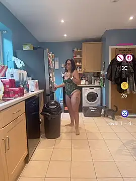 IvyBelleMilf online show from June 21, 4:40 am