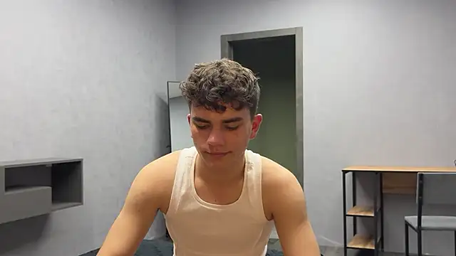 MaxWoolf online show from May 12, 2:34 pm
