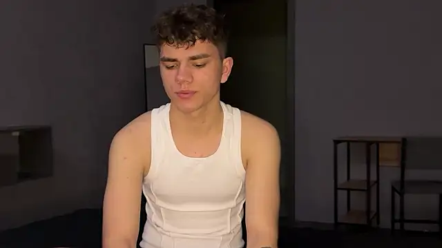 MaxWoolf online show from May 5, 7:06 pm
