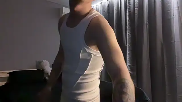 MaxWoolf online show from April 23, 2:08 pm
