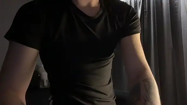 MaxWoolf online show from April 19, 6:10 pm