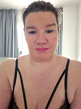 curvystachel42 online show from April 10, 1:07 pm