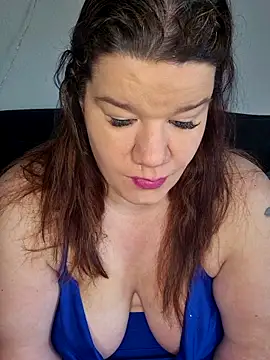curvystachel42 online show from April 9, 10:54 am