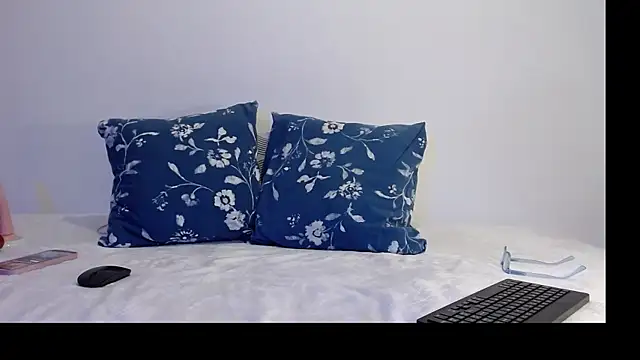 ThaliaGray  online show from May 13, 9:49 am