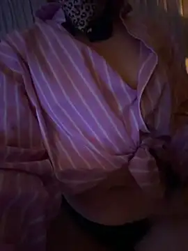 NaughtyMonique online show from April 5, 3:02 am