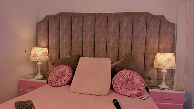 Snapshot of CelesteFoxx_ chatting on July 14, 1:50 pm CelesteFoxx online show from July 14, 1:50 pm