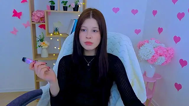Snapshot of EvaOnyx chatting on April 7, 9:00 am EvaOnyx online show from April 7, 9:00 am