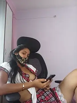 Snapshot of saiyaarax chatting on June 15, 4:12 am saiyaarax online show from June 15, 4:12 am
