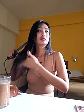 Snapshot of Emceeeeee25 chatting on March 29, 4:47 am Emceeeeee25 online show from March 29, 4:47 am