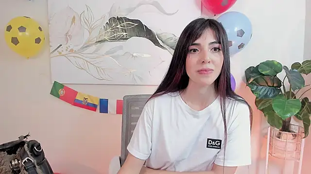 Snapshot of crystal_arlette_ chatting on June 19, 2:34 pm crystal arlette online show from June 19, 2:34 pm