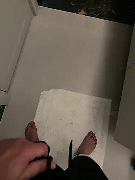 icemanhotwomen online show from April 22, 11:44 pm