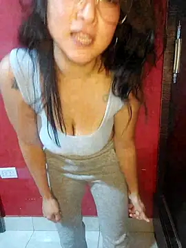 Steffanny2026 online show from April 9, 11:44 pm
