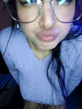Steffanny2026 online show from May 2, 3:34 am