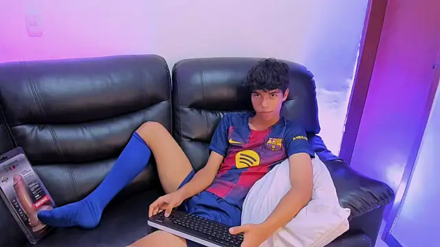 Mael Twink online show from April 3, 6:14 pm