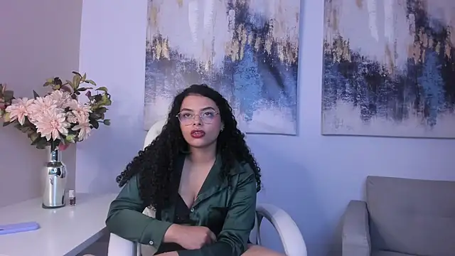 scarlett  2 online show from March 31, 9:39 pm