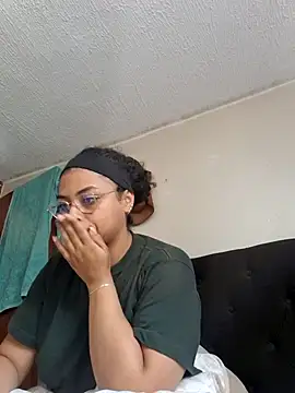 scarlett  2 online show from April 18, 3:14 pm