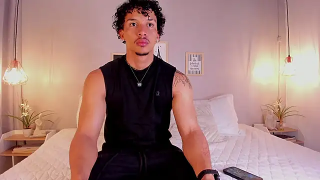 Snapshot of dominik_drake chatting on June 12, 12:36 pm dominik drake online show from June 12, 12:36 pm