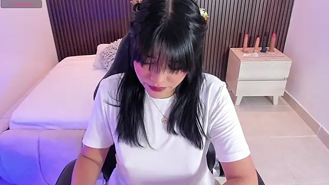 Snapshot of MILLYEVANS1 chatting on April 15, 3:01 am MILLYEVANS1 online show from April 15, 3:01 am