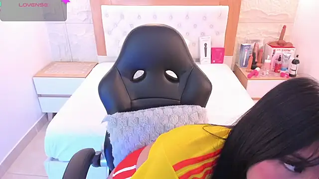MILLYEVANS1 online show from July 4, 3:46 am