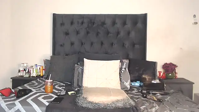 AdventuresLove7 online show from May 19, 1:56 am