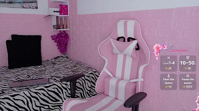 Sophi Sweet11 online show from May 6, 12:42 pm