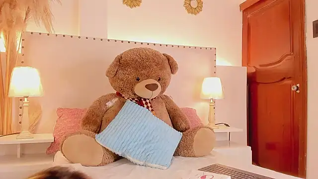Snapshot of madisson__Stone chatting on May 16, 10:42 pm madisson Stone online show from May 16, 10:42 pm