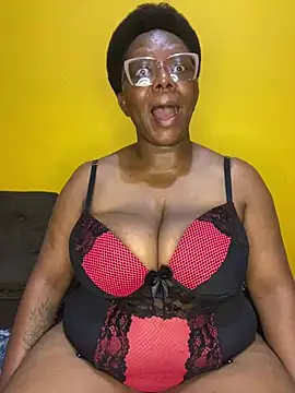BoobsQueeen online show from July 18, 2:09 am