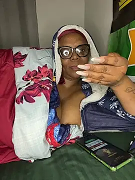 BoobsQueeen online show from July 4, 5:14 am