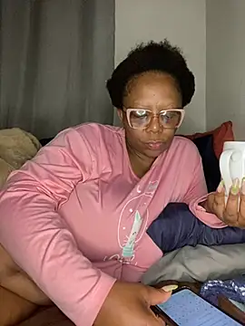 BoobsQueeen online show from July 22, 4:14 am