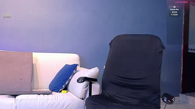 Snapshot of Axel_saenzz chatting on June 25, 7:30 pm Axel saenzz online show from June 25, 7:30 pm