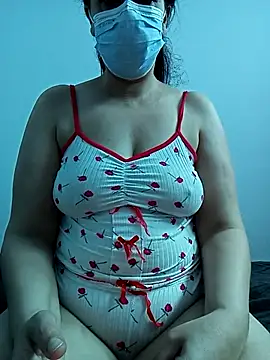 Snapshot of Anna-SeXX chatting on April 19, 1:56 pm Anna-SeXX online show from April 19, 1:56 pm