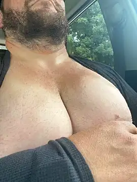 hugemanbreasts online show from July 10, 8:09 pm