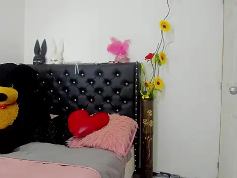 Nathaly Sam online show from April 7, 12:18 pm