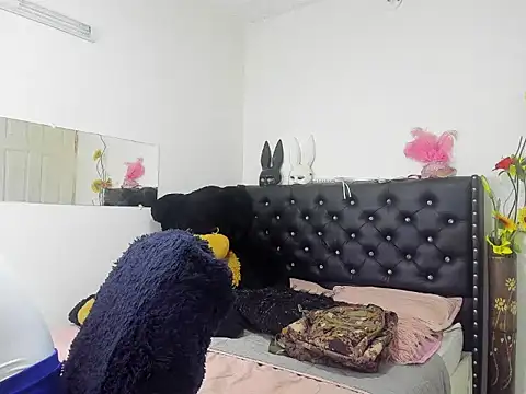 Nathaly Sam online show from April 4, 12:12 pm